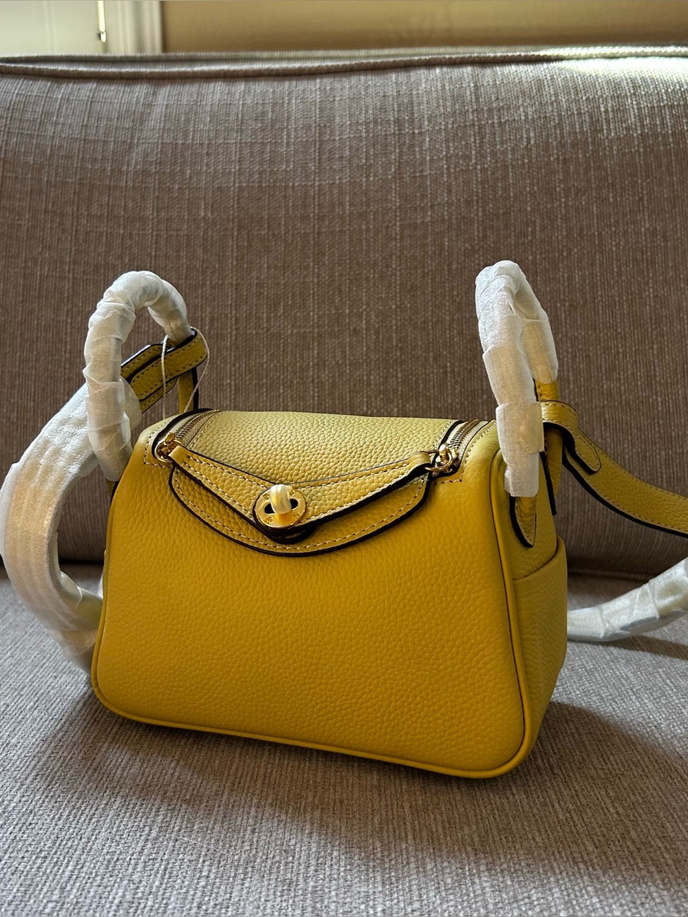 18cm Chicken Yellow Leather Pillow Bag